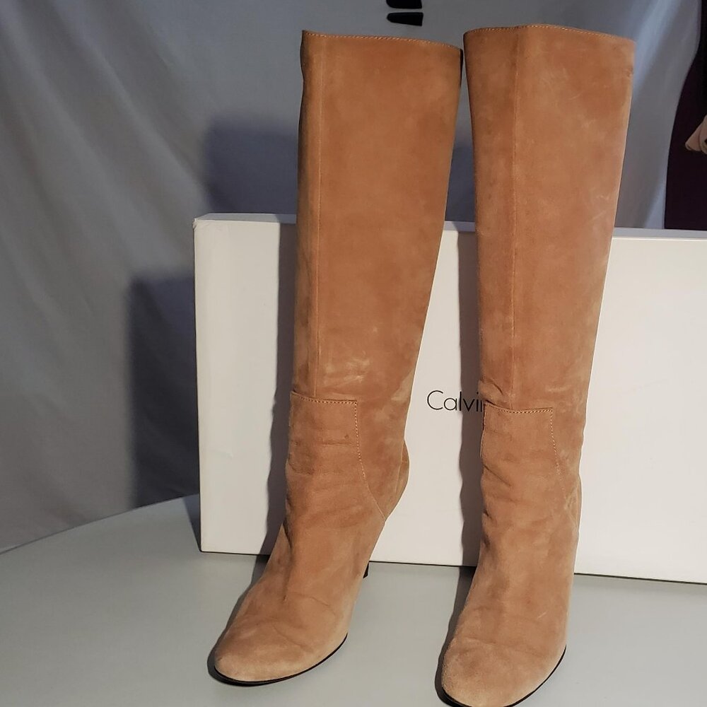 Calvin Klein Heloise Camel Kid Suede Heeled Boots Sz 8.5M - shipping incl - Picture 2 of 16